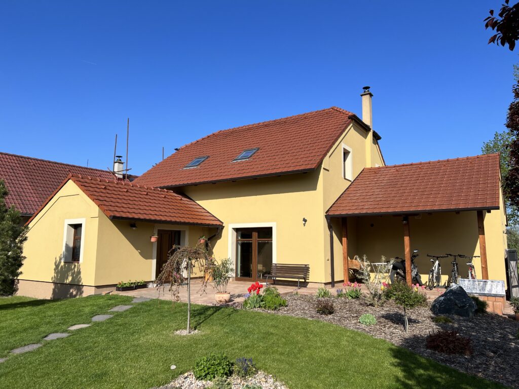 REALIZACE FASÁD A ZATEPLENÍ